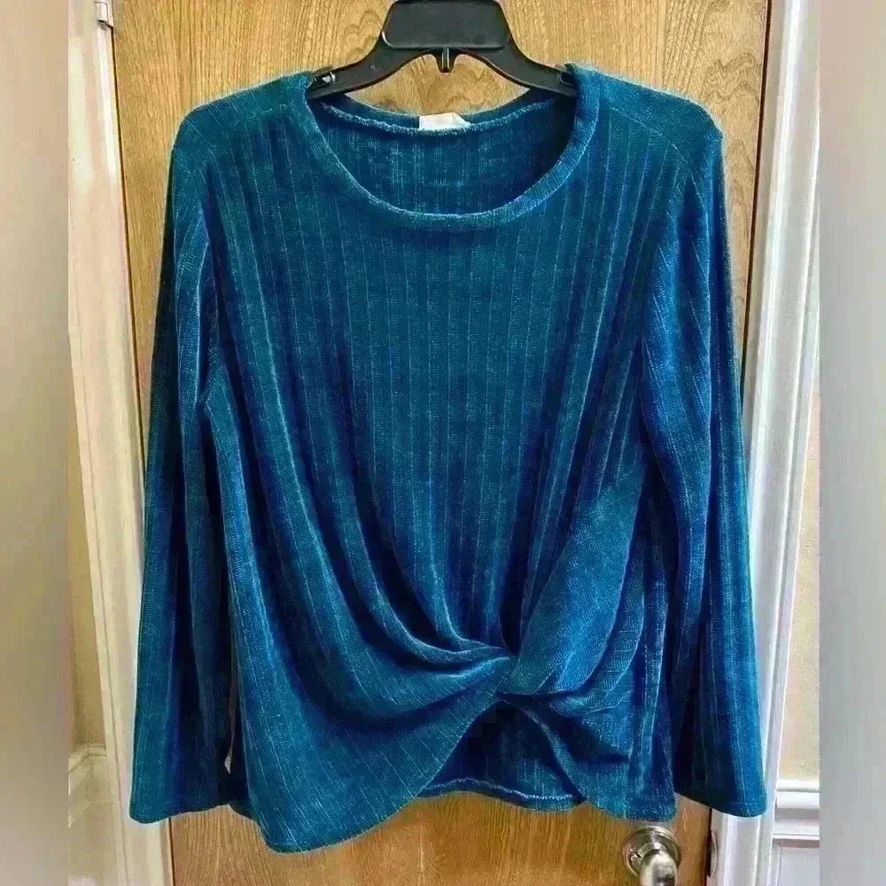 Humming Bird Tie Front Butter Soft Blue Sweater Size Large